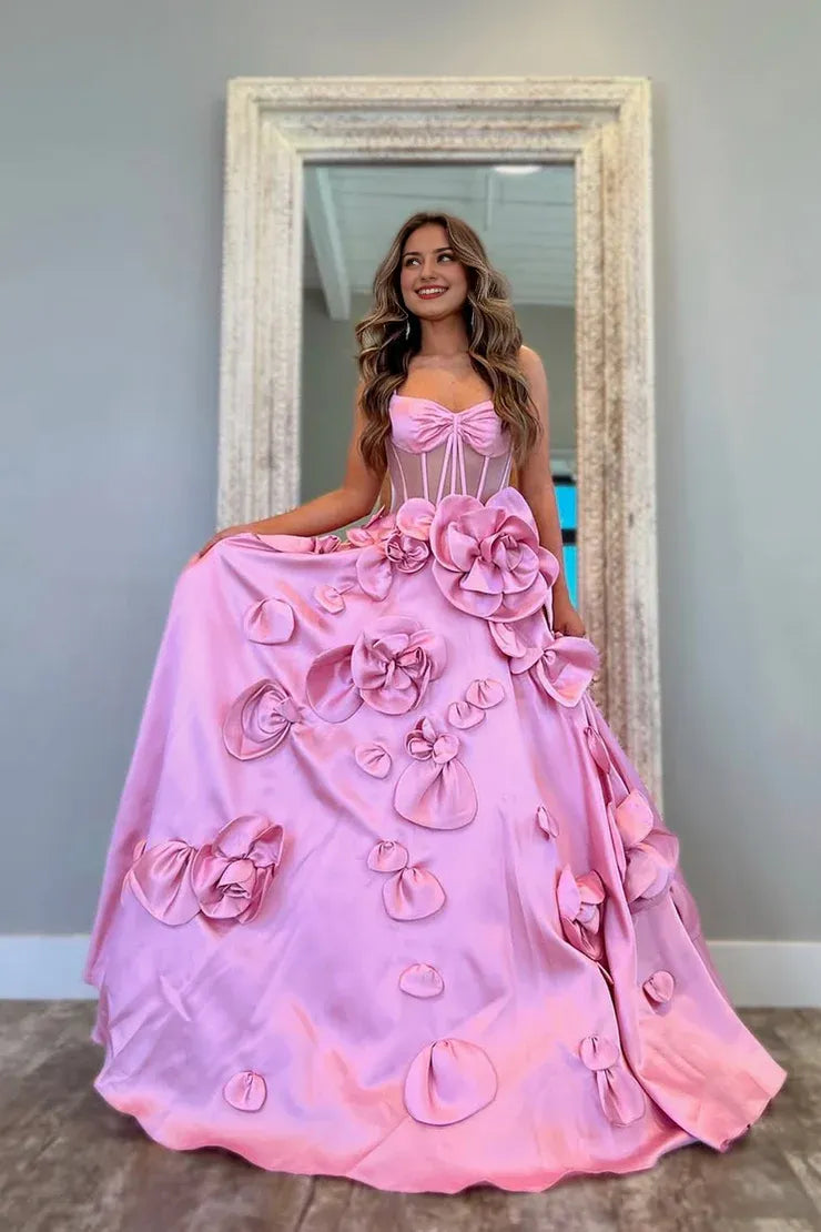 Robe de bal élégante et magnifique en satin rose avec décolleté en cœur et fleurs faites à la main